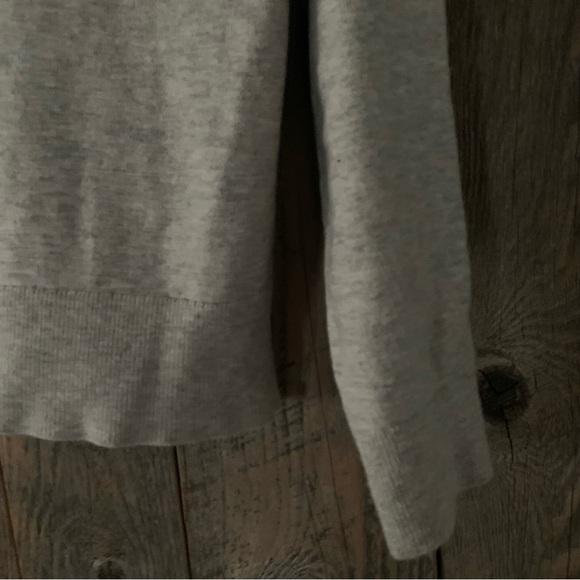 Women’s XS GAP BROOKLYN HOODIE Oatmeal Gray Soft Merino Wool Blend Sweater EXC - Picture 13 of 14